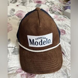 Modelo Hat
